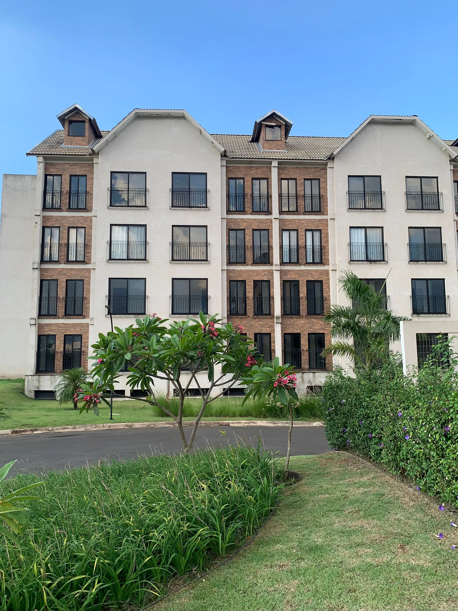 Representative modern residential building used to introduce Syrol Homes